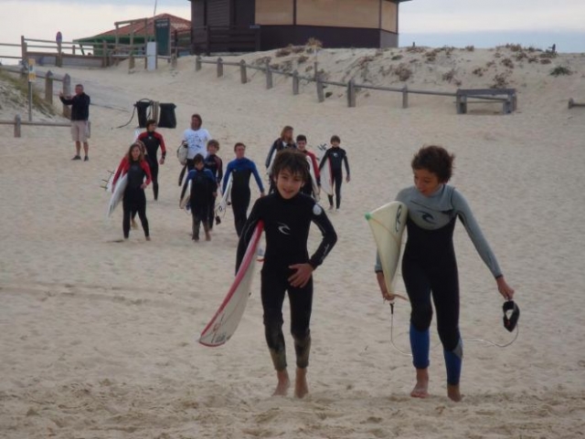Clases de surf en grupo 